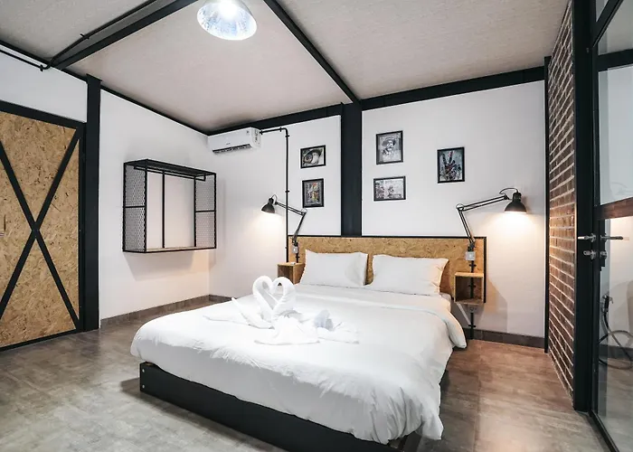 Costa Plana - 2 Bedroom Industrial Private In Umalas, Between Canggu & ヴィラ スミニャック