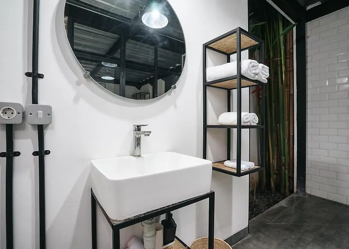 Costa Plana - 2 Bedroom Industrial Private In Umalas, Between Canggu & ヴィラ スミニャック