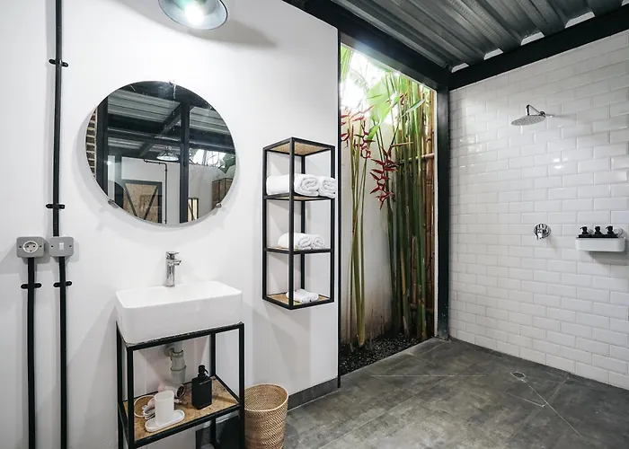 Costa Plana - 2 Bedroom Industrial Private In Umalas, Between Canggu & *