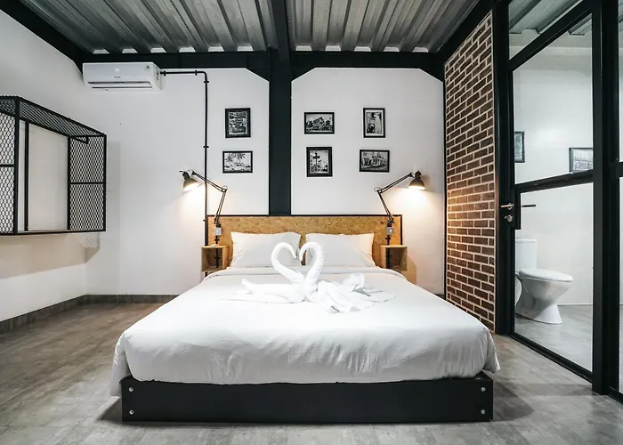 Costa Plana - 2 Bedroom Industrial Private In Umalas, Between Canggu & スミニャック