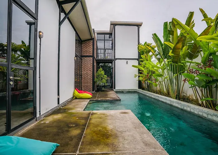 Costa Plana - 2 Bedroom Industrial Private In Umalas, Between Canggu & ヴィラ *
